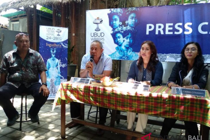 Menteri Susi turut berbicara dalam