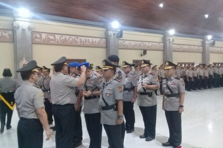Kapolda Bali pimpin Sertijab tujuh pejabat utama