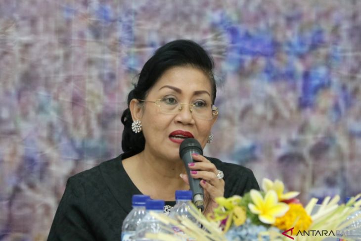 Suastini Koster ajak guru tingkatkan budi pekerti siswa