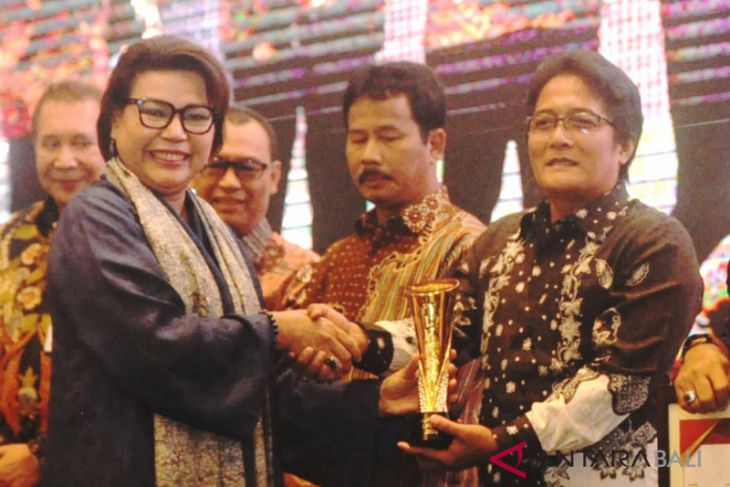 Badung raih penghargaan LHKPN 2018 dari KPK