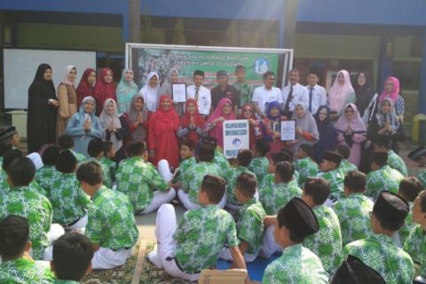 Siswa SMP Al-Azhar Cilegon Simulasi Mitigasi Bencana