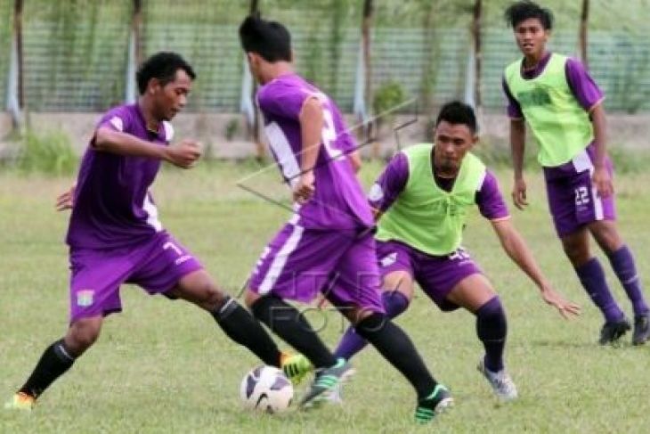 Sepak Bola - Semen Padang Penuhi Target Hadapi Persita