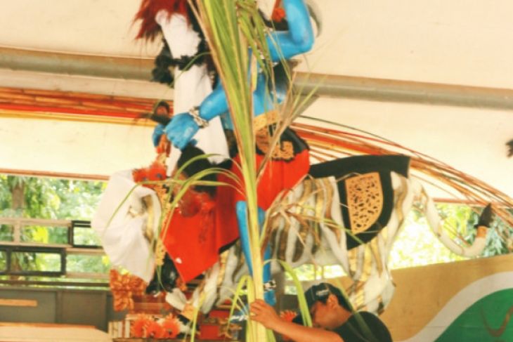 Umat Hindu Banten Pawai Ogoh-Ogoh Sambut Nyepi