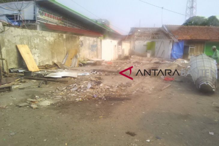 Pemkab Lebak Bongkar Bangunan Sekitar Terminal Sunan Kalijaga
