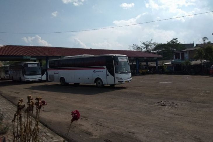 Arus mUdik - Terminal Bus Mandala Rangkasbitung H-1 Lengang