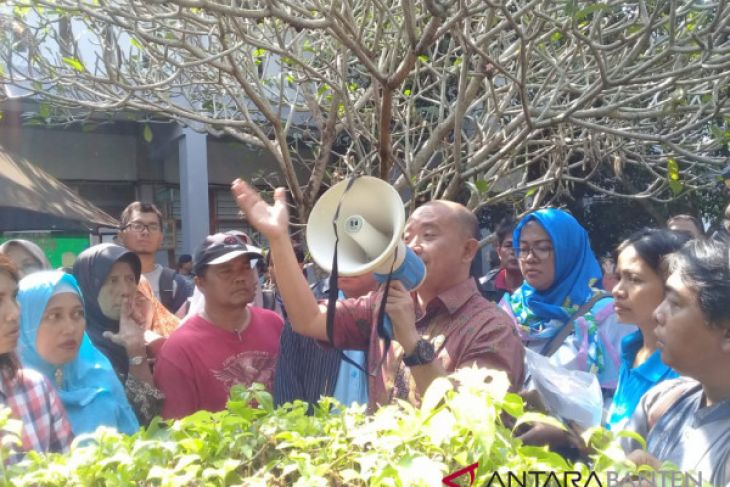 Kepala Dindikbud Terjun Langsung Tangani Keluhan PPDB