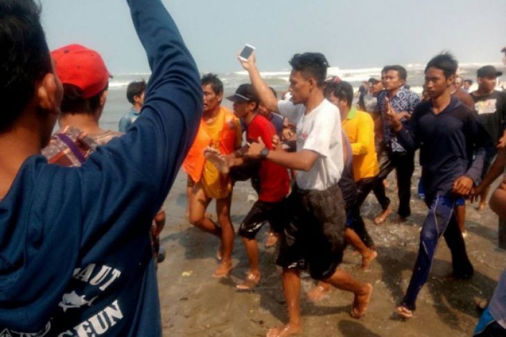 Dua Meninggal Kecelakaan Di Perairan Cikeusik Pandeglang