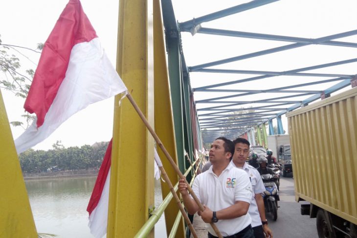 Warga Tangerang Pasang Bendera Merah Putih Sebulan