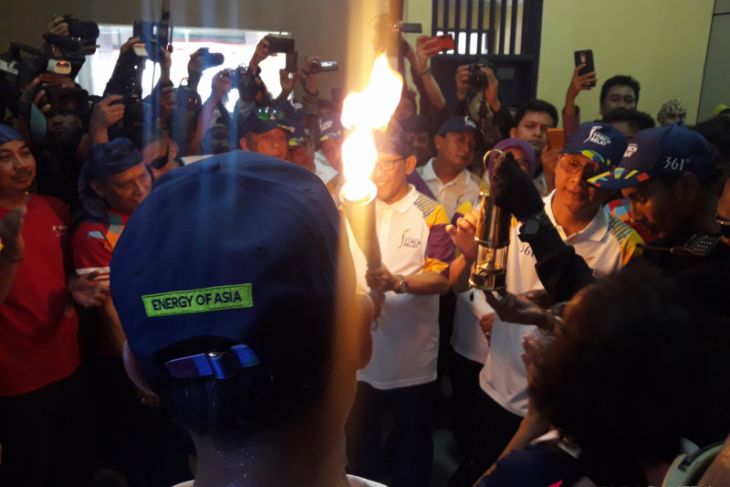 Asian Games - Ribuan Warga Serang Sambut Kirab Obor