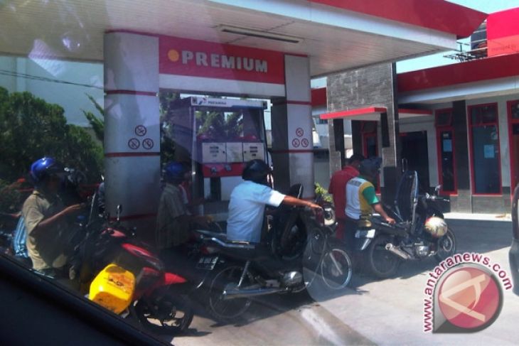 Pemerintah seharusnya hapus premium