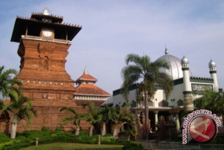 Jangan benturkan agama dengan budaya