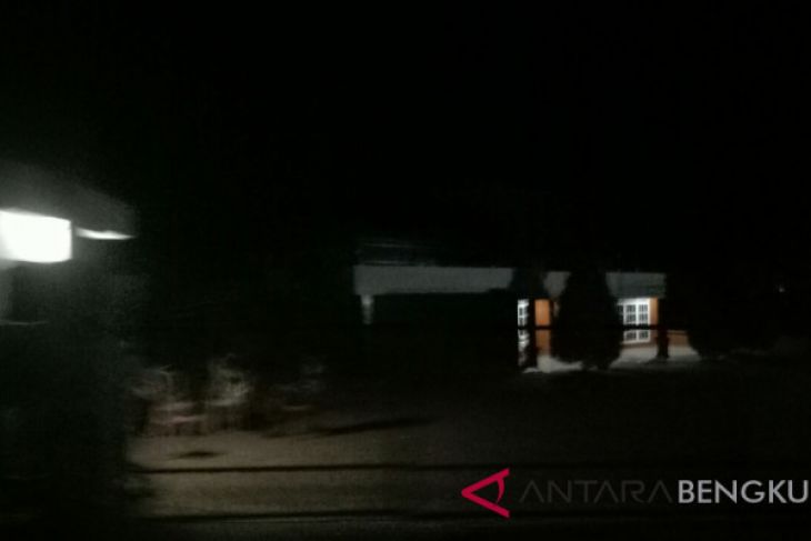 Rumah Bupati Bengkulu Selatan sepi usai digerebek KPK