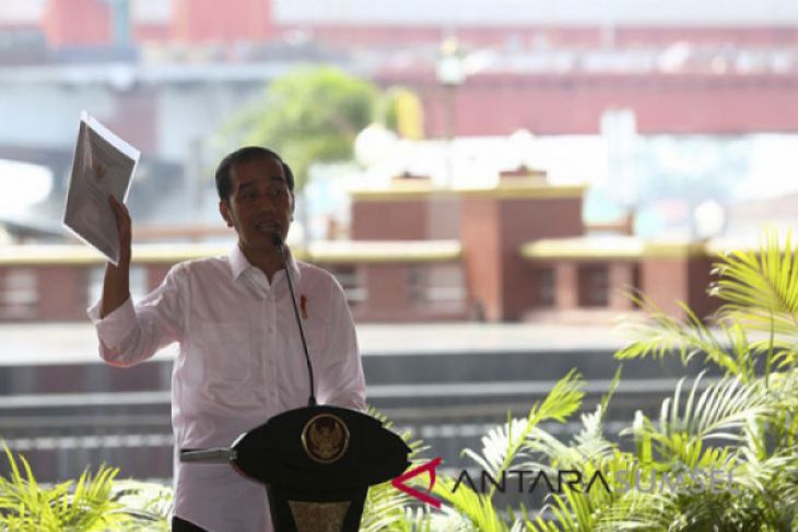 Jokowi disambut hangat warga Palembang