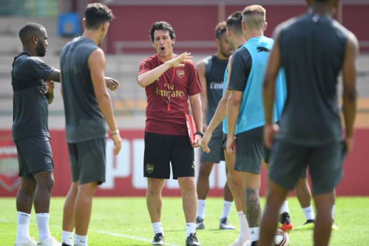 Emery tuntut