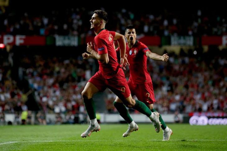 Sevilla tertarik permanenkan Andre Silva dari Milan