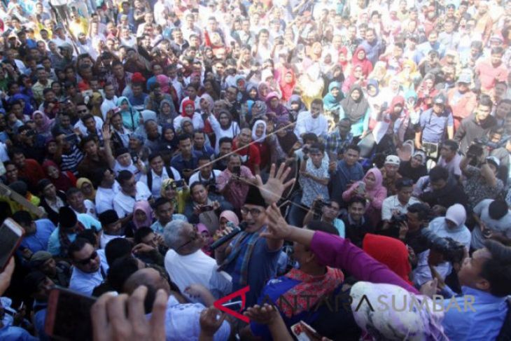 Kunjungi Padang, Sandi janjikan kebijakan ekonomi untuk rakyat