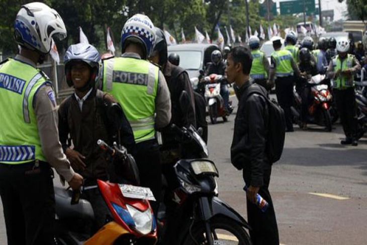 Waduh, Anggota DPRD Karawang Kena Tilang