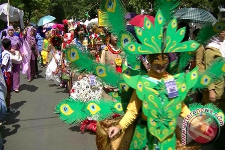 Konsep Populer 49+ Gambar Kostum Karnaval Dari Barang Bekas