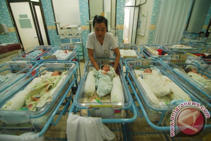 Bekasi-IBI Garap Persalinan Gratis
