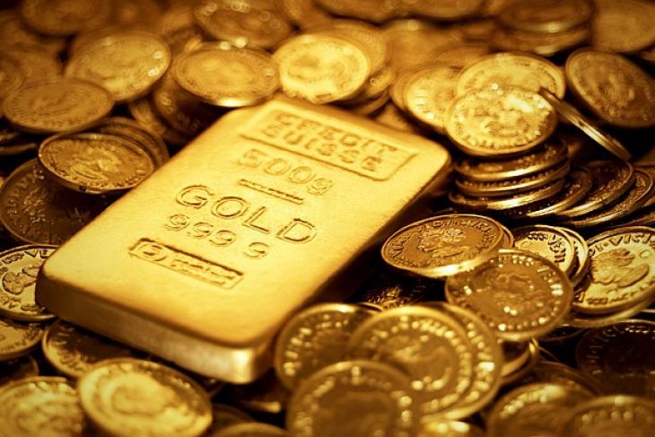 Harga emas berbalik menguat, Tapi masih sedikit