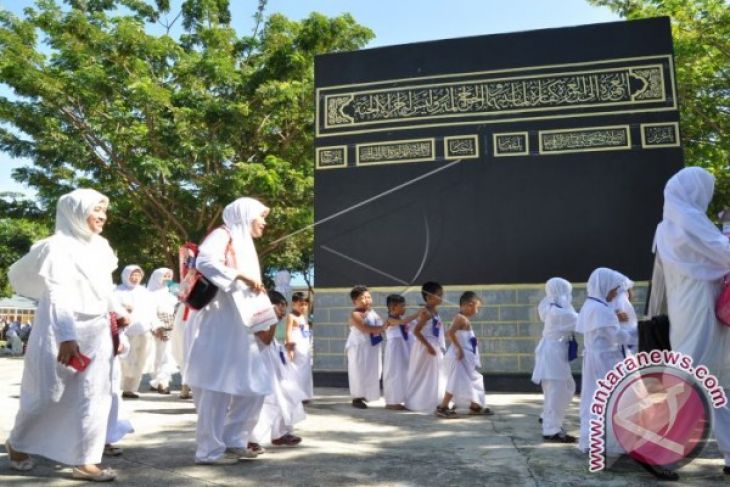Jamaah calon haji Purwakarta dibagi dua kloter