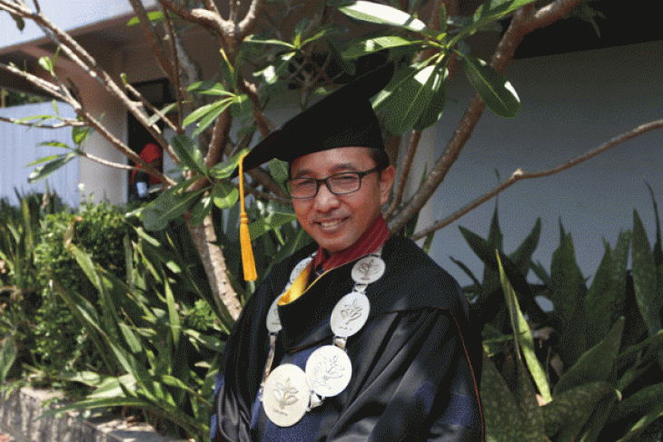 Guru Besar Yang Mengawinkan Ilmu Komputer Dengan Teknologi Pertanian