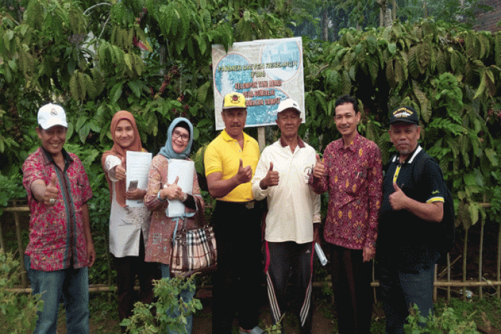 CARE IPB Inisiasi Model Pengembangan Komoditi Kopi, Bawang Merah Dan Padi Di Kabupaten Malang