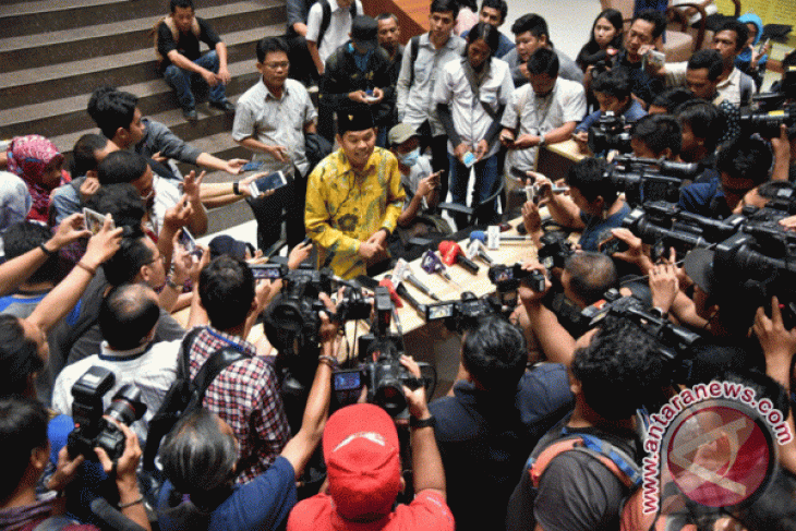 Ada Enam Wartawan dihukum seumut hidup
