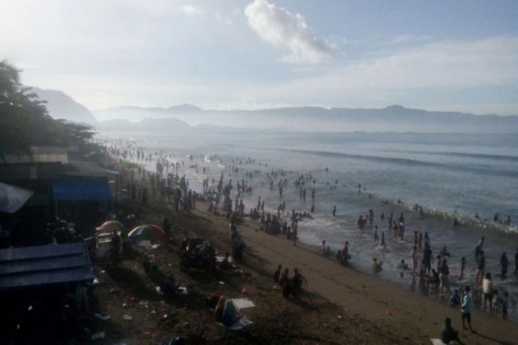 12 Wisatawan Kecelakaan Laut Diselamatkan Tim Ini (Video)