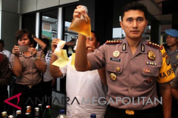 Pemkot Bekasi bantu polisi selesaikan miras oplosan
