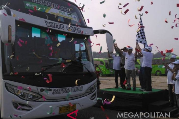 Dirut BRI lepas nasabah mudik gunakan bus