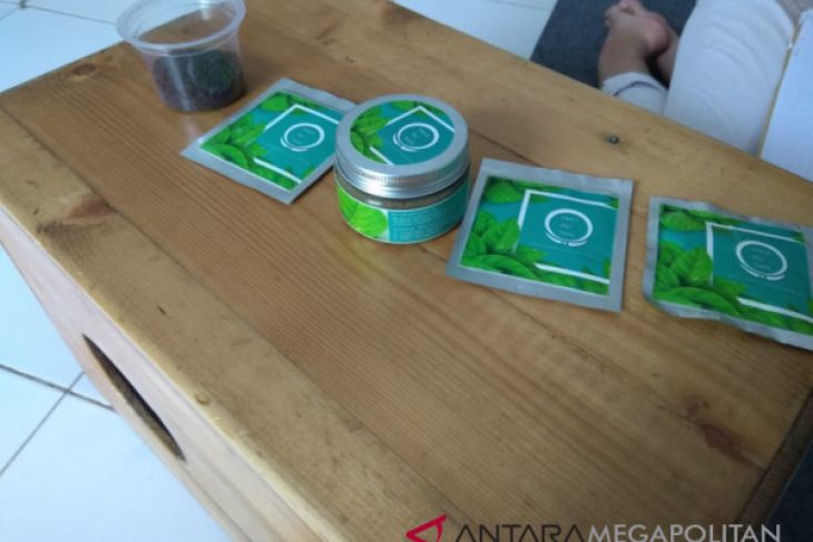 Masker herbal mahasiswa IPB bisa mengatasi jerawat