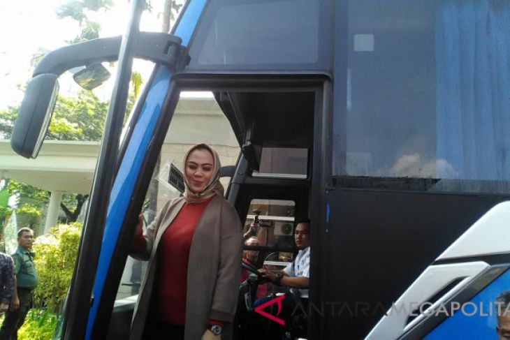 Bupati Karawang uji pelayanan trayek baru Damri