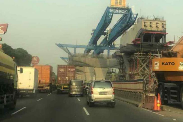 Jasa Marga tutup tiga lajur Jakarta-Cikampek