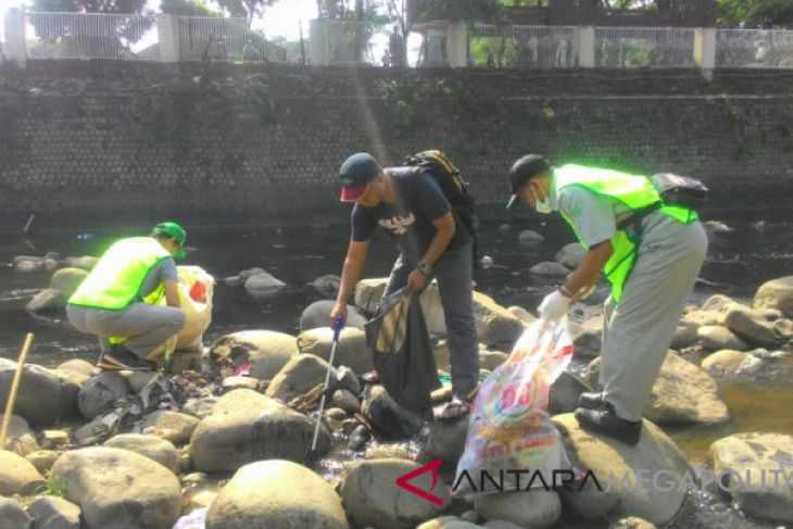 Pemkot Bogor-Korindo Group bersihkan Sungai Ciliwung