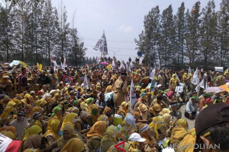 Guru honor Gunung Kudul izin tidak mengajar, Ada apa?