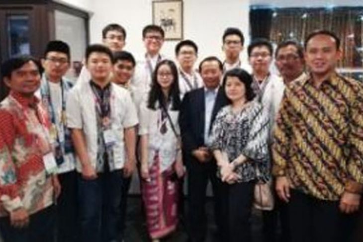 Pelajar DKI Jakarta Menjuarai Olimpiade Di Moskow