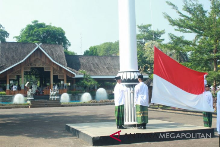 Bupati Purwakarta berharap santri jadi pelopor perdamaian