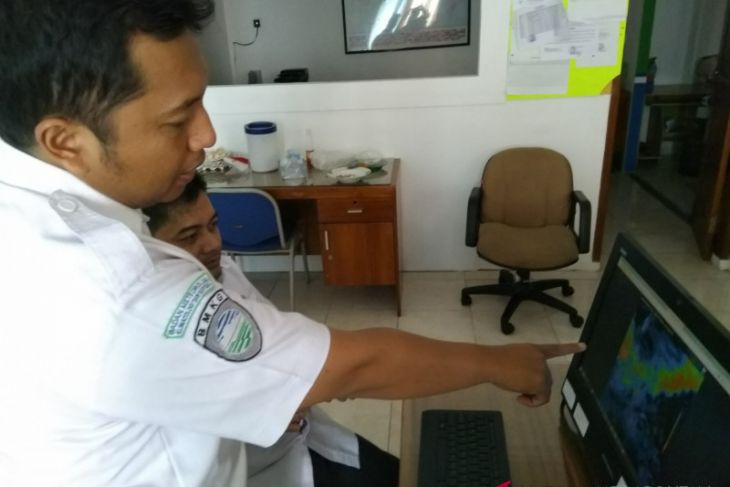 BMKG: Waspada cuaca ekstrim masa peralihan musim