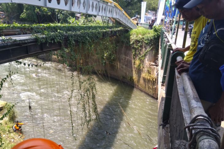 KPC-BPBD lakukan aksi bersih sampah