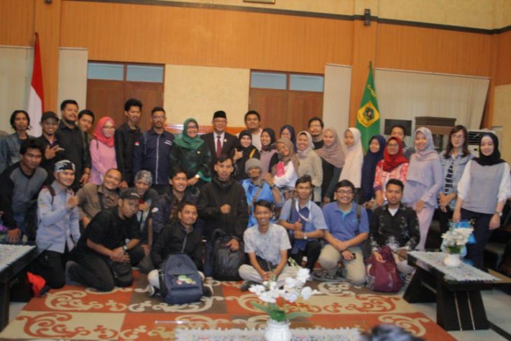 Bupati Bogor gandeng generasi milenial percepat pembangunan