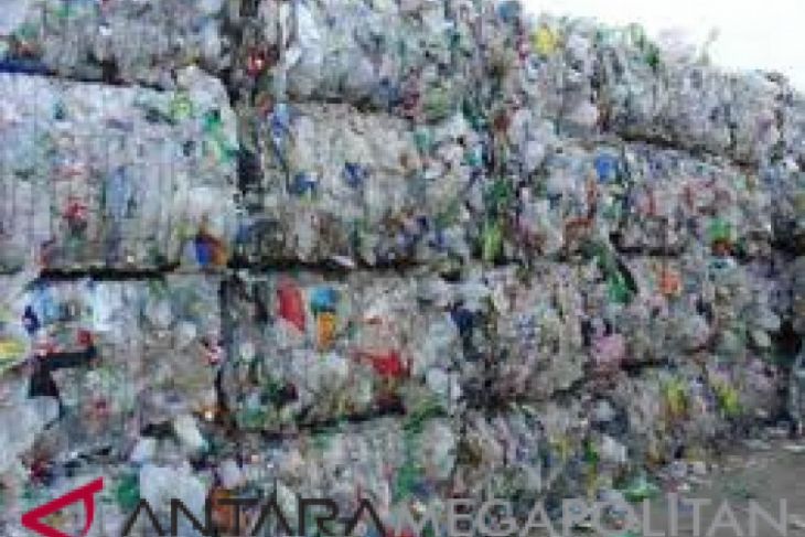 Perusahaan pengelola limbah plastik tak berizin di Bekasi kena sanksi