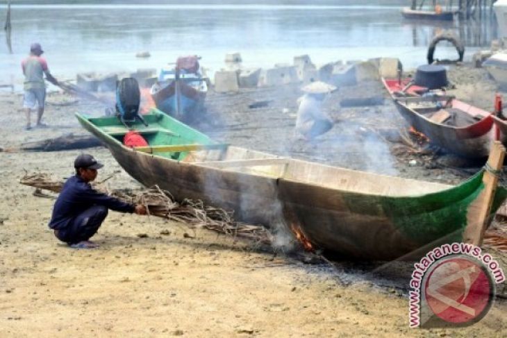 Sekitar 800 Nelayan Gorontalo Utara Masih Gunakan Perahu Dayung