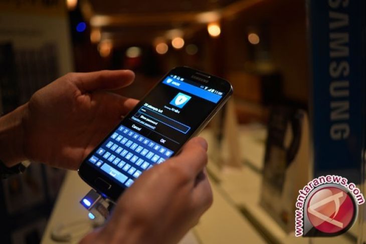 Men-charge Ponsel Semalaman Justru Dapat Merusak Baterai