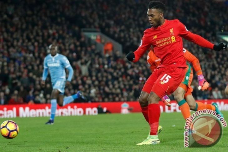 Sturridge Perjuangkan Kesempatan Bermain di Liverpool