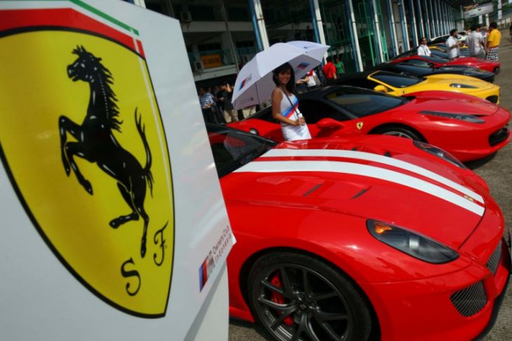 Badai Topan di Jepang Hancurkan 51 Ferrari
