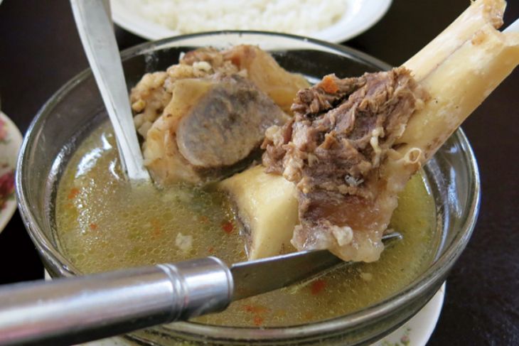 Mencicipi Kaledo Sajian Khas Palu
