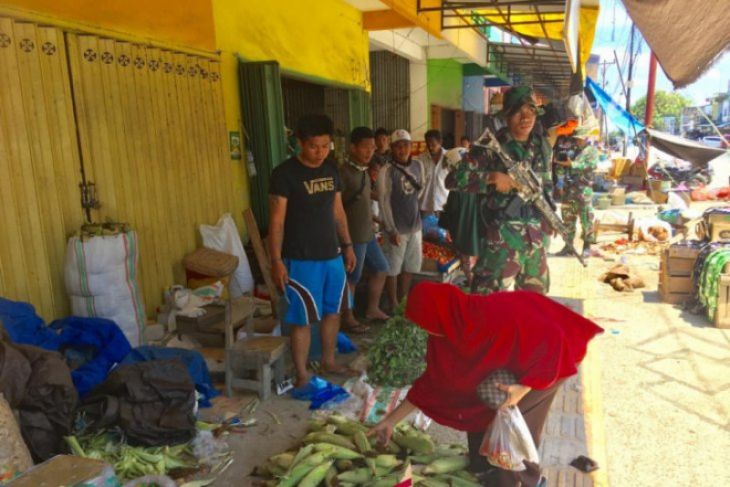 150 Prajurit Amankan Pasar Inpres Palu