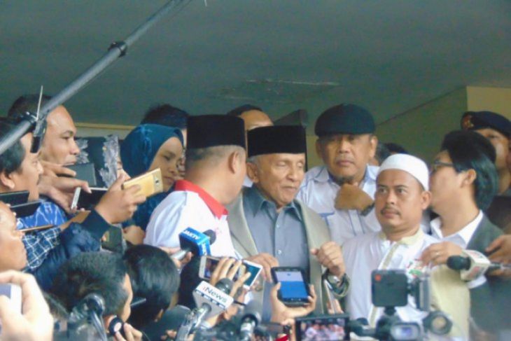 Amien Sanjung Polisi Usai Jalani Pemeriksaan