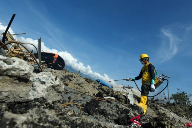 Satgas Kesehatan TNI AL Teliti Air Tanah Di Lokasi Terdampak Likuifaksi